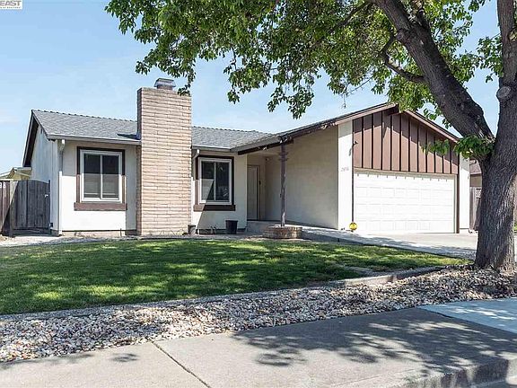2nd image of 2898 Pelican Dr