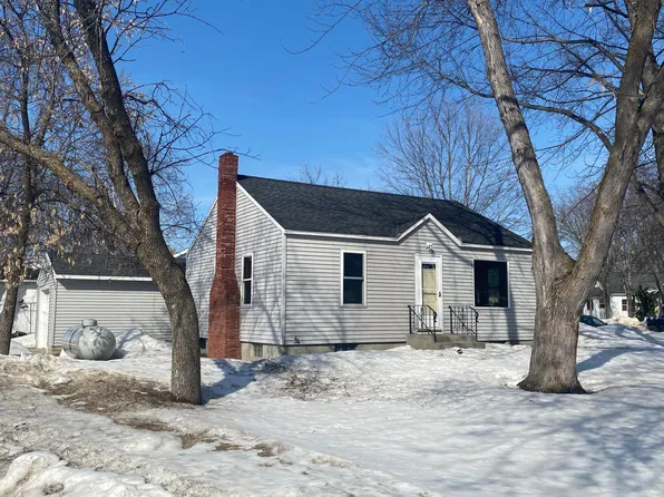 839 3rd St SW, Wadena, MN 56482