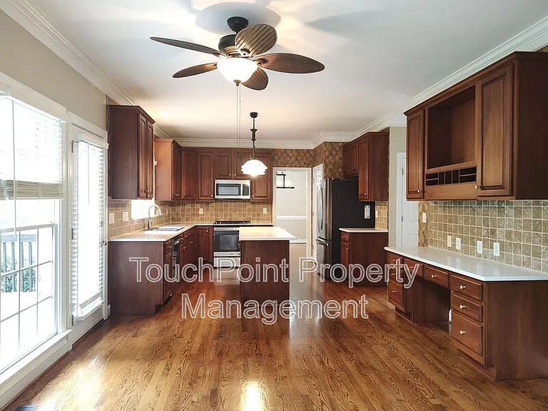 204 Limerick Dr — Photo 4