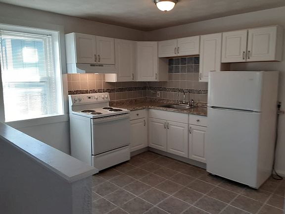2nd image of 143 Groveland St #2