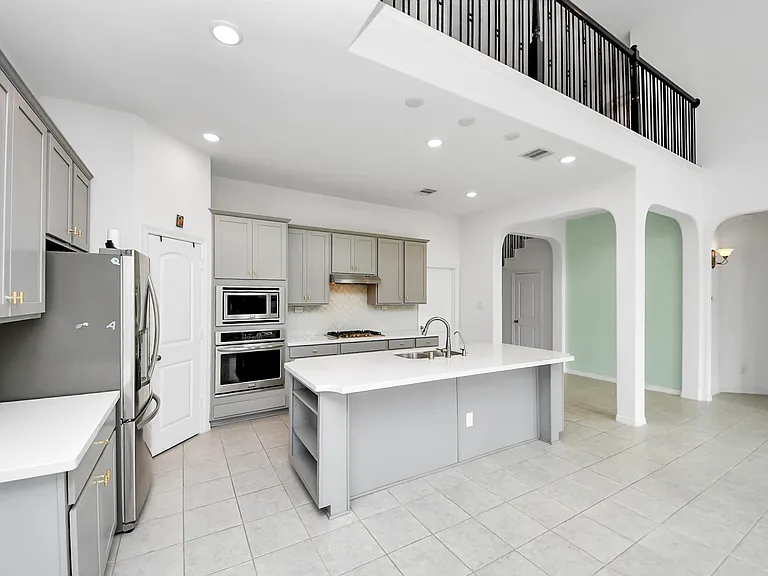 2210 Captain Davis Dr — Photo 6
