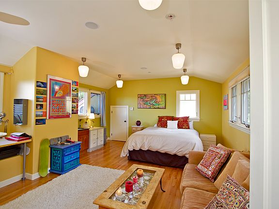 Art Studio/Upstairs/2nd or 3rd