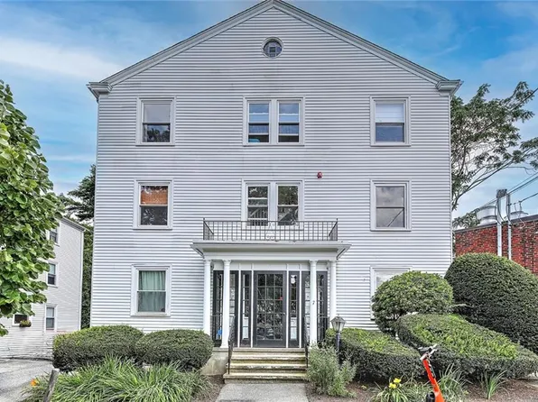7 North Ave APT 4, Providence, RI 02906