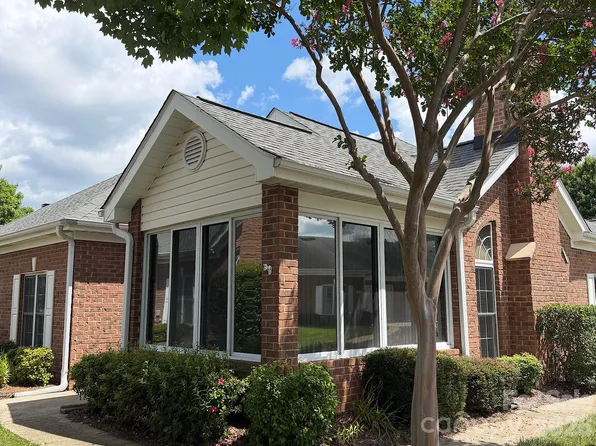 8528 Highland Glen Dr, Charlotte, NC 28269