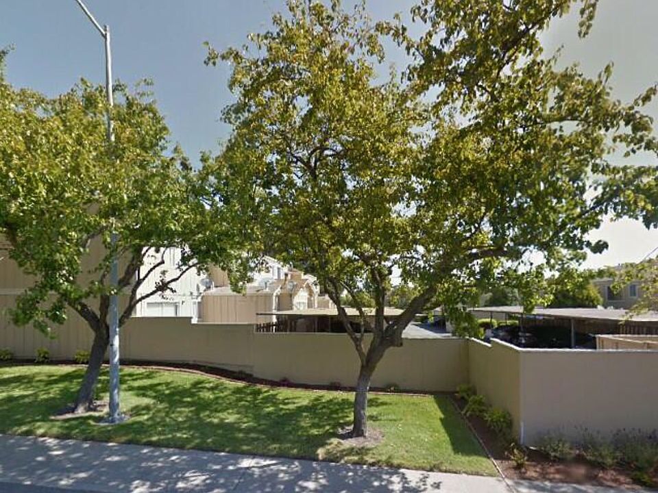 1st image of 14 Park Ct