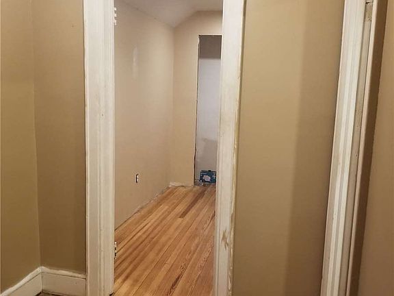 4th image of 90-25 218th Pl
