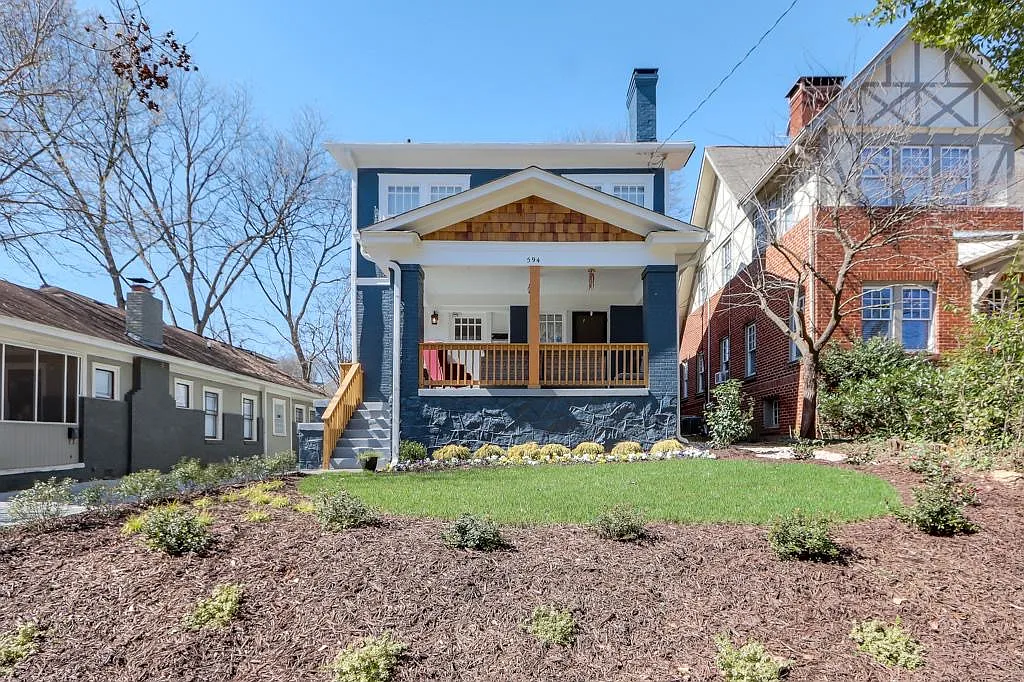 594 Seminole Ave NE — Photo 2