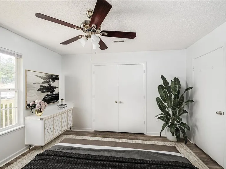 Meadowbrook Luxury Apartments — Photo 27