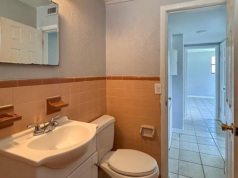 1130 Woodruff Ave #2 — Photo 14