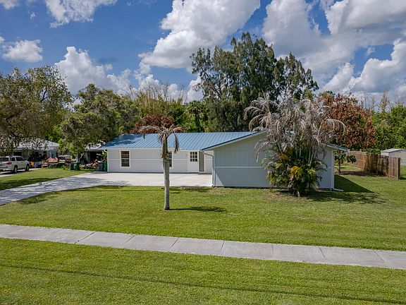 3rd image of 320 Chamberlain Boulevard