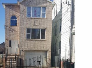 657 S 19th St #1, Newark, NJ 07103