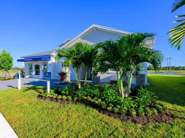 10669 NW Suncrest Loop, Port St Lucie, FL 34987