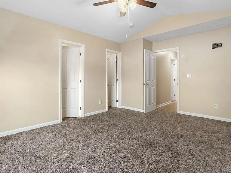 141 Clover Valley Dr — Photo 17