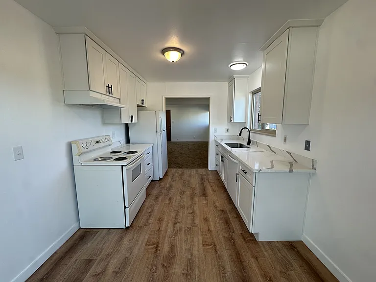 20317 Wisteria St — Photo 3
