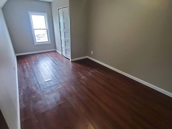 4th image of 904 W Dakota St #C