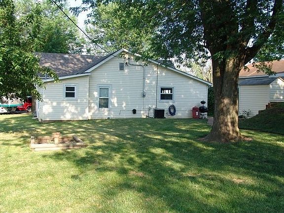 2nd image of 203 N Cantwell Ln