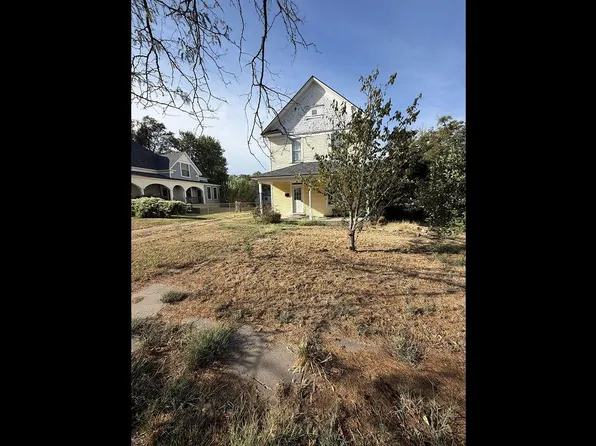 318 W 9th St, Larned, KS 67550