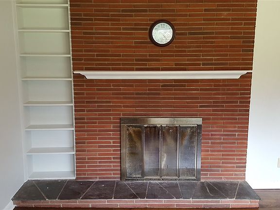 4th image of 53129 E Oakmont Dr