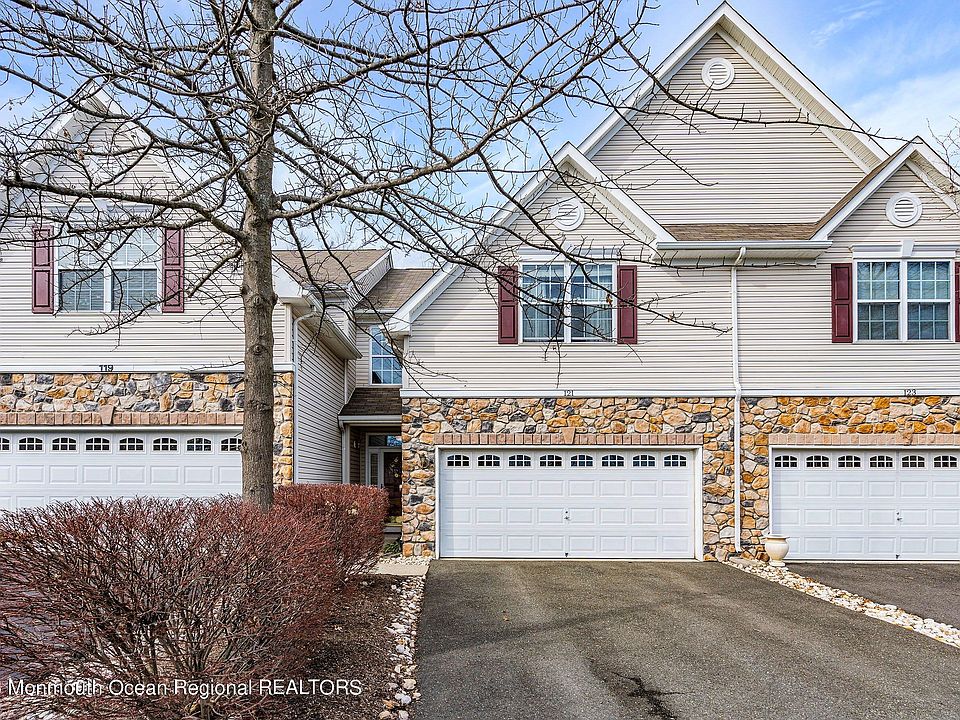 1st image of 121 Newman Ct