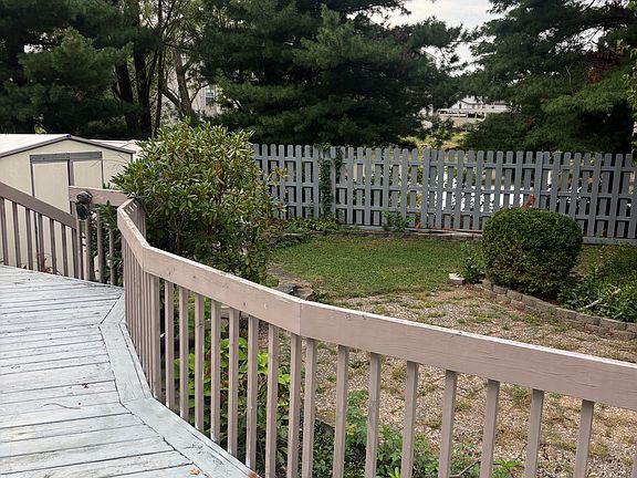 3rd image of 1312 Community Dr