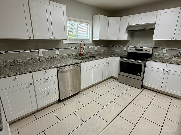 8 McBrien Rd — Photo 5