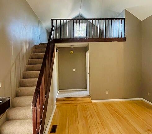 4th image of 1009 Thurmond St