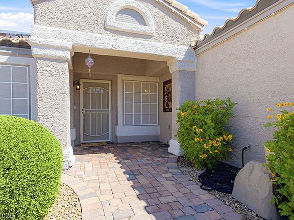 5th image of 894 Centaur Ave