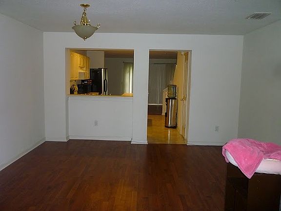 2nd image of 2557 Harn Blvd Unit 3