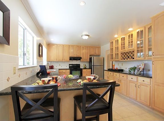 4th image of 1315 Dunnock Way