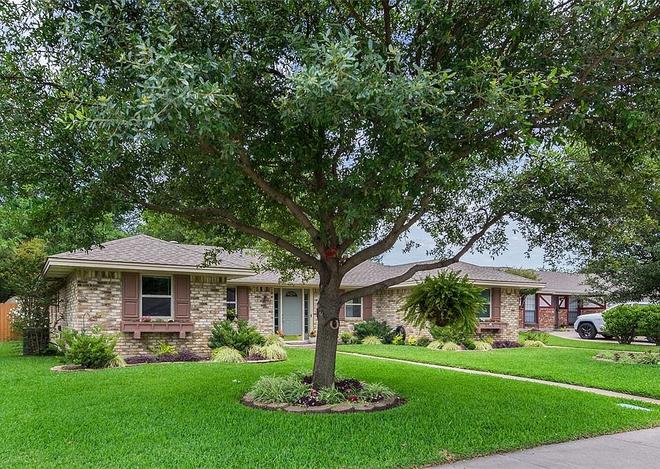 1st image of 2127 Southmoor Dr