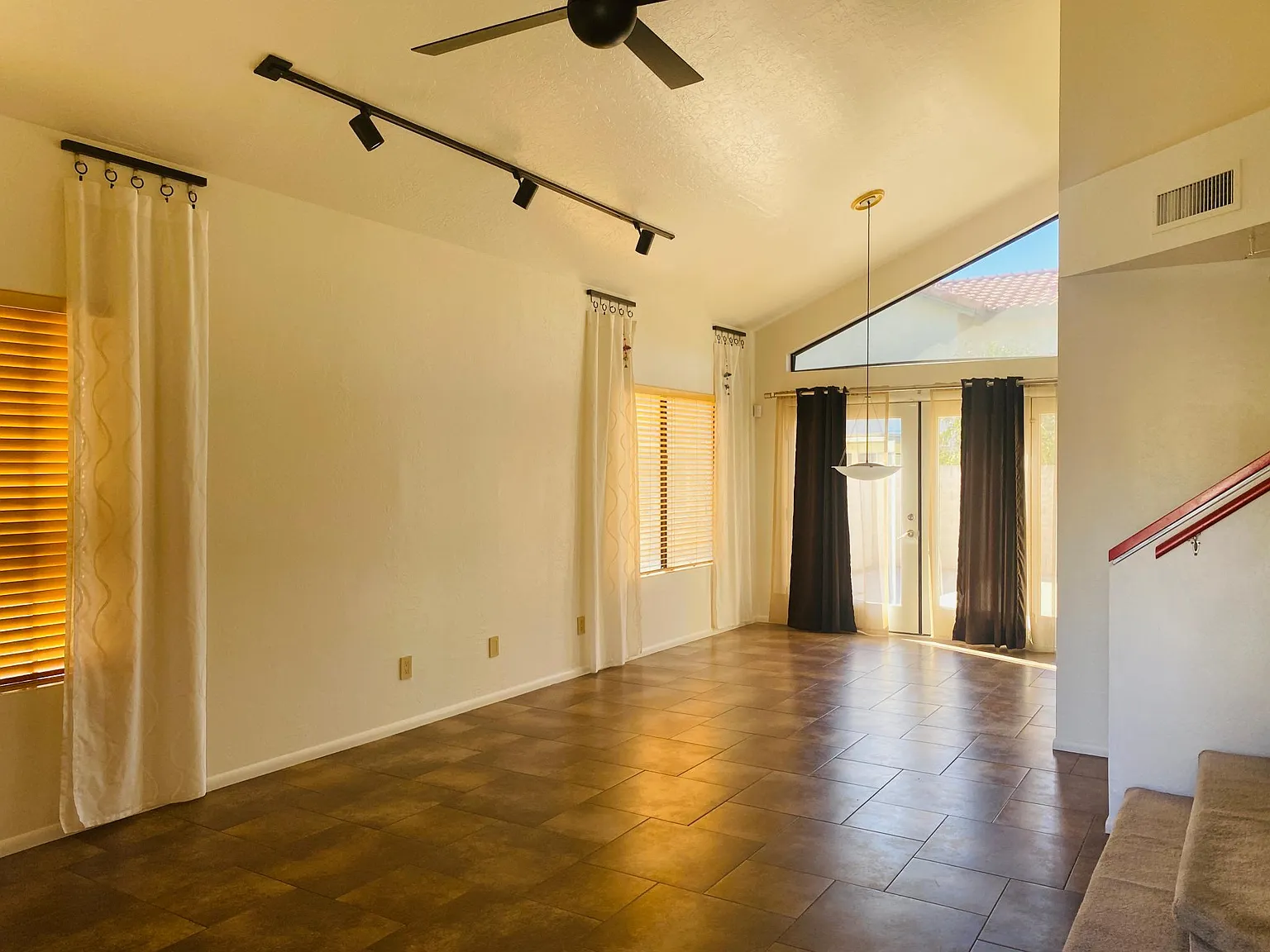 3 bed, 1496 sqft, $2,499 — Photo 2