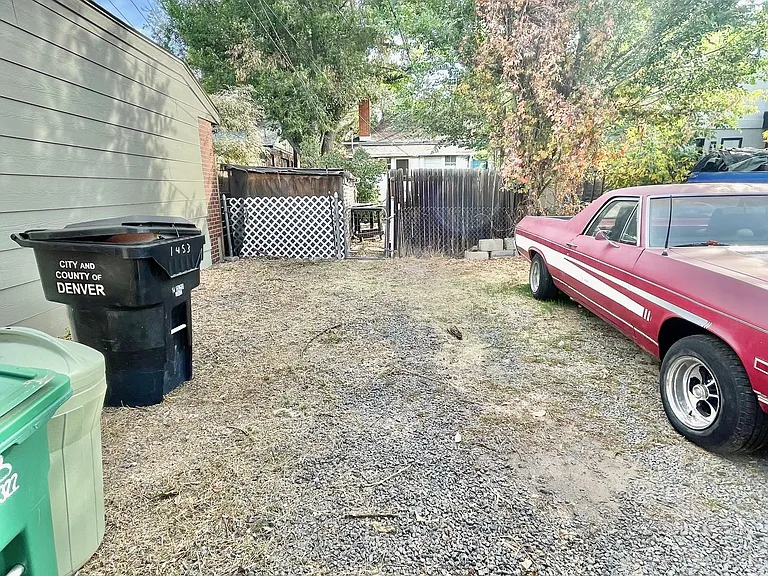 1453 S Clarkson St — Photo 21