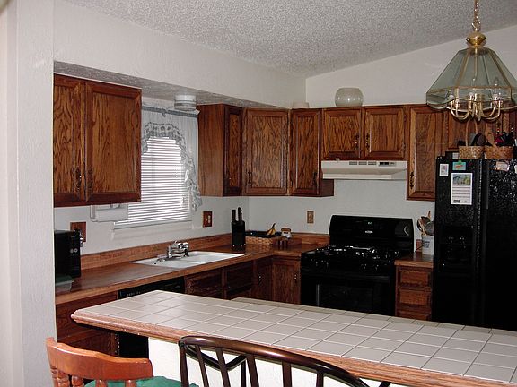 4th image of 6521 Charter Dr