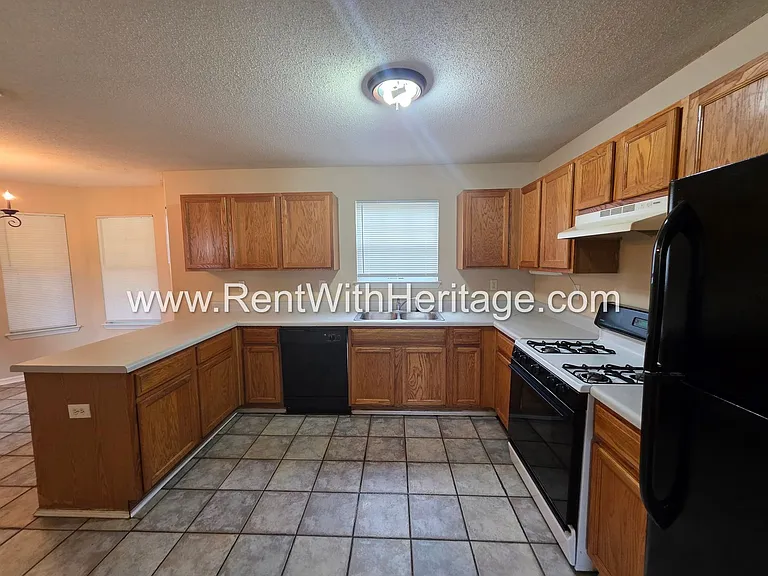 6535 Manor Creek Dr — Photo 14