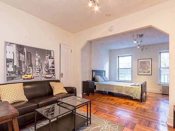 2nd image of 405 E 61st St APT 2B