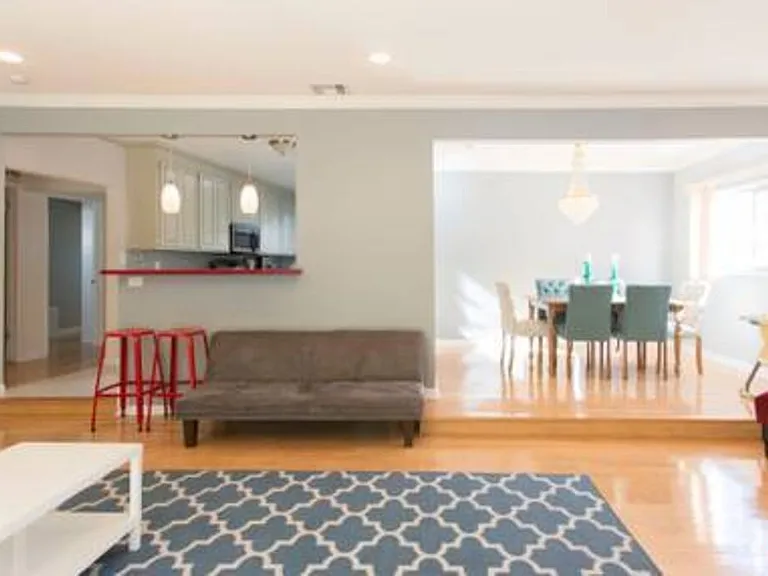 5049 Serrania Ave — Photo 15