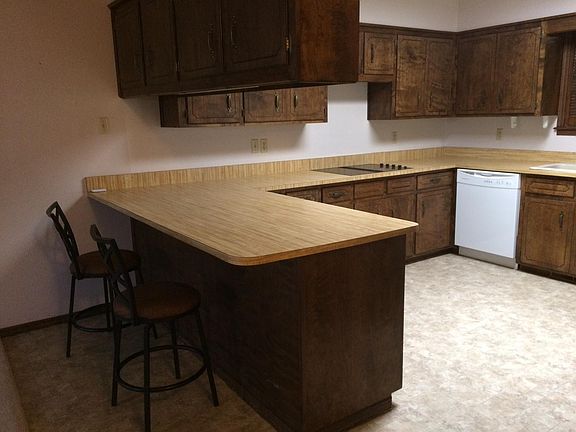 Breakfast Bar & Kitchen