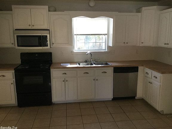 3rd image of 41 Shamsie Dr