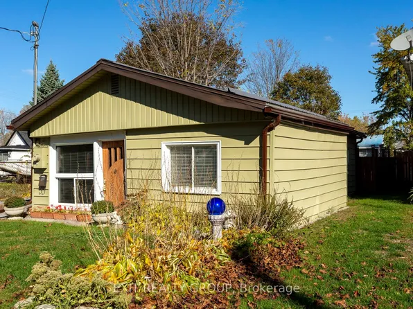 127 Leopold St, Quinte West, ON K8V 2K5