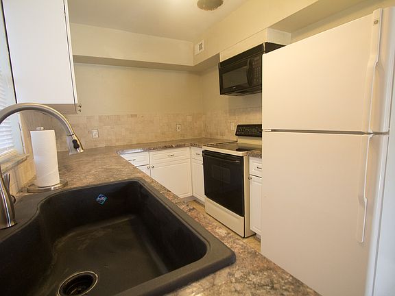5th image of 2724 Avenue J NW