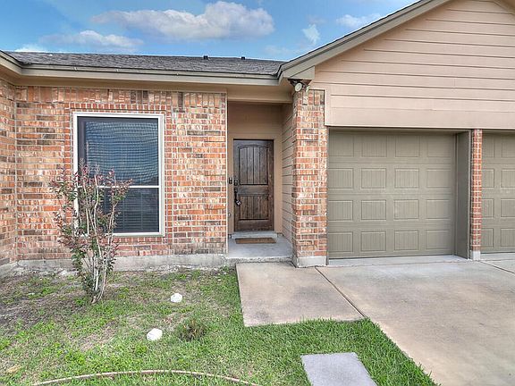 5th image of 3422 Travis Ct