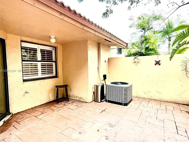 11288 SW 9th Ct — Photo 5