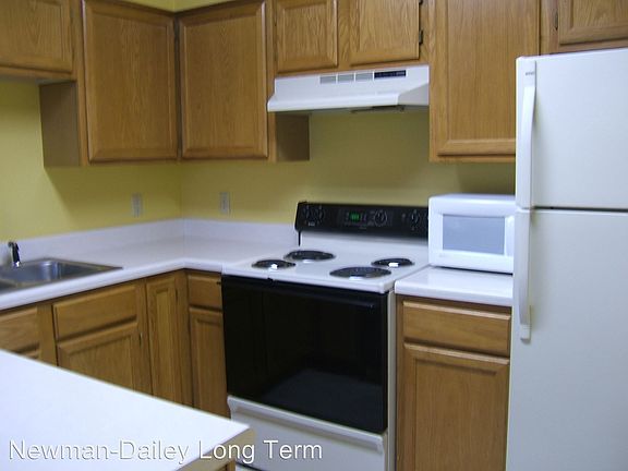 2nd image of 200 Sandestin Ln APT 813
