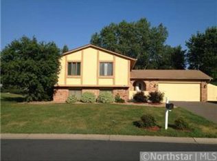 10050 Yorktown Ln N, Maple Grove, MN 55369