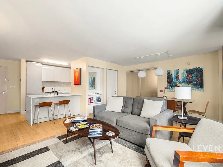 322 W 57th St #34Q — Photo 4