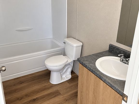3rd image of 86 Fowler Cir