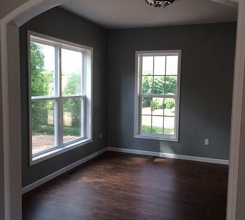 4th image of 220 Woodsview Dr