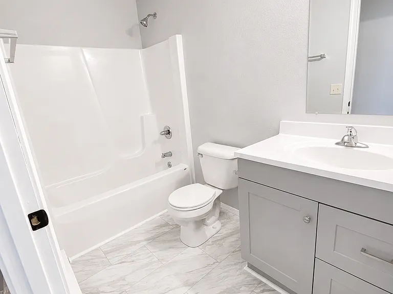 2489 Chestnut Dr — Photo 19