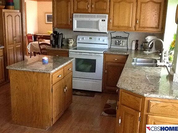 3rd image of 374 S 160th St