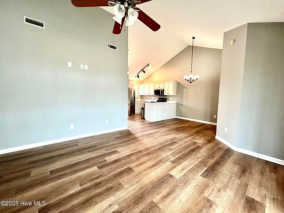 5th image of 3817 Merestone Dr